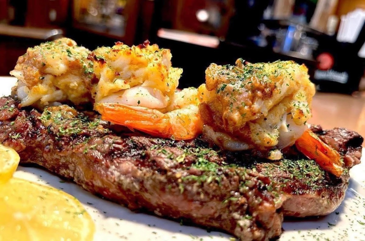 Zach Greenlee's Fireside Restaurant & Lounge Photo 6