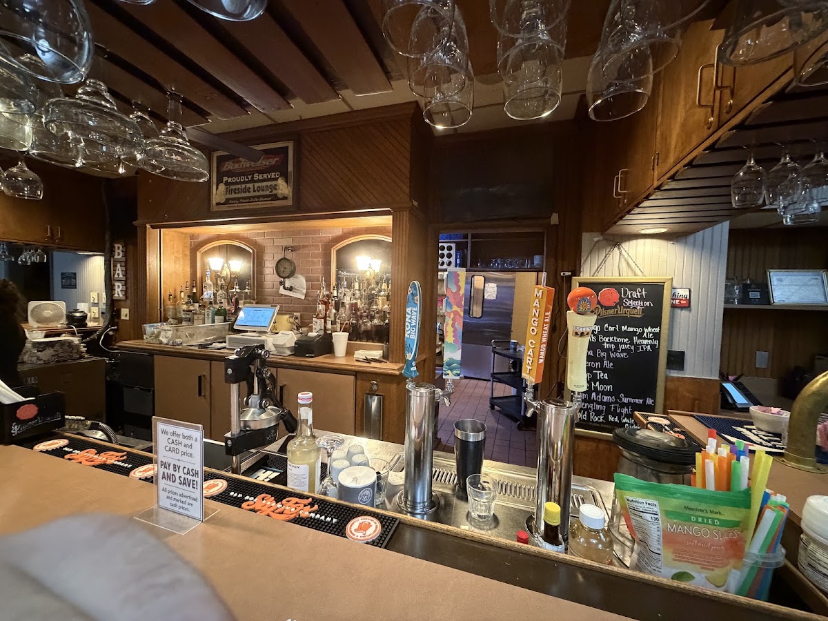 Zach Greenlee's Fireside Restaurant & Lounge Photo 7